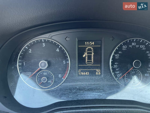 Белый Фольксваген Пассат, объемом двигателя 1.97 л и пробегом 176 тыс. км за 12850 $, фото 7 на Automoto.ua