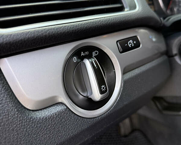 Білий Фольксваген Пассат, об'ємом двигуна 1.8 л та пробігом 182 тис. км за 8899 $, фото 17 на Automoto.ua