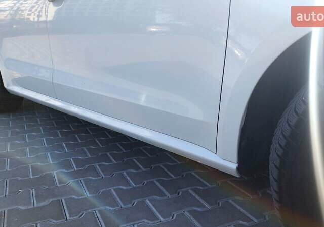 Белый Фольксваген Пассат, объемом двигателя 1.8 л и пробегом 136 тыс. км за 9999 $, фото 13 на Automoto.ua