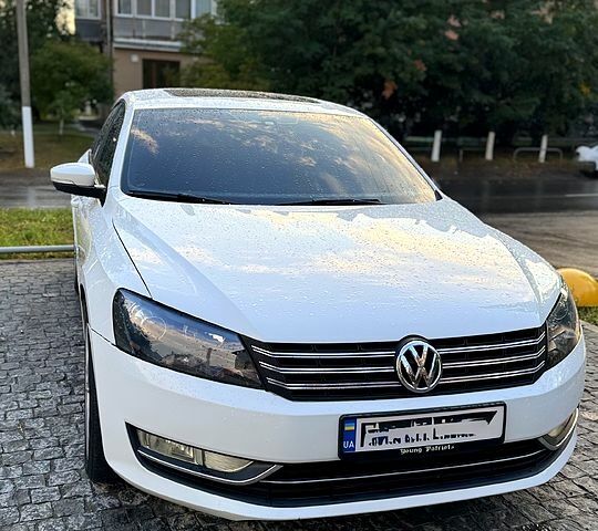 Белый Фольксваген Пассат, объемом двигателя 1.8 л и пробегом 218 тыс. км за 11500 $, фото 1 на Automoto.ua