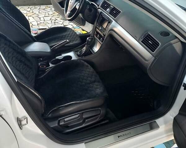 Белый Фольксваген Пассат, объемом двигателя 1.8 л и пробегом 198 тыс. км за 12500 $, фото 18 на Automoto.ua