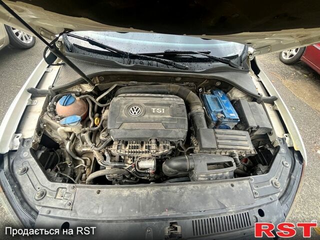 Білий Фольксваген Пассат, об'ємом двигуна 1.8 л та пробігом 174 тис. км за 10000 $, фото 13 на Automoto.ua