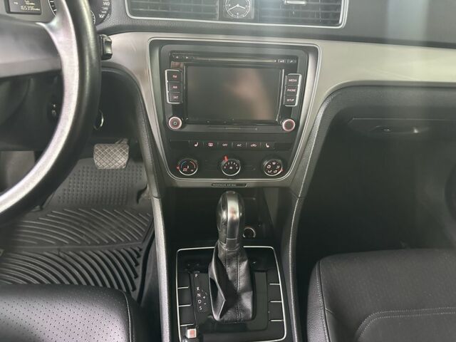 Білий Фольксваген Пассат, об'ємом двигуна 1.8 л та пробігом 167 тис. км за 9500 $, фото 7 на Automoto.ua