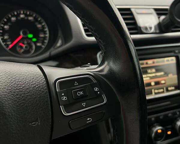 Білий Фольксваген Пассат, об'ємом двигуна 2 л та пробігом 234 тис. км за 13499 $, фото 15 на Automoto.ua