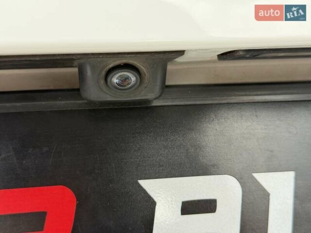 Белый Фольксваген Пассат, объемом двигателя 1.8 л и пробегом 204 тыс. км за 9900 $, фото 25 на Automoto.ua