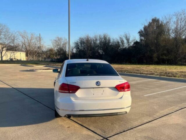 Белый Фольксваген Пассат, объемом двигателя 2 л и пробегом 80 тыс. км за 10300 $, фото 3 на Automoto.ua