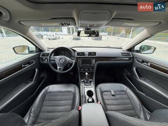 Белый Фольксваген Пассат, объемом двигателя 2 л и пробегом 242 тыс. км за 11500 $, фото 6 на Automoto.ua