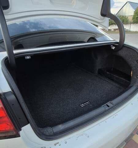 Білий Фольксваген Пассат, об'ємом двигуна 2 л та пробігом 160 тис. км за 11800 $, фото 16 на Automoto.ua