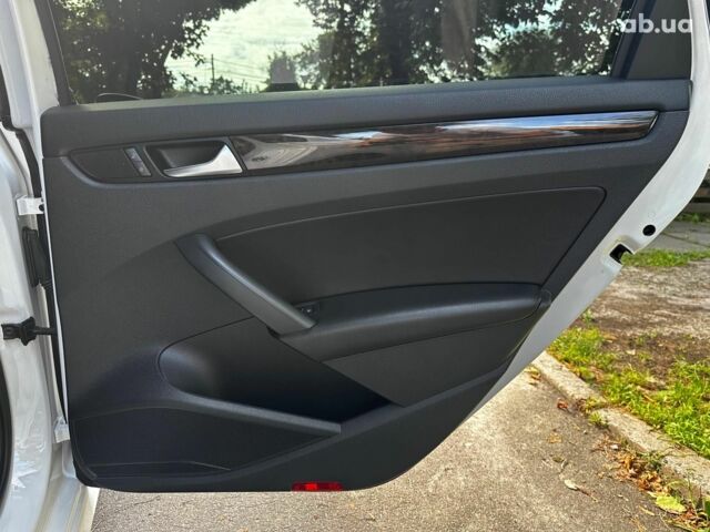 Белый Фольксваген Пассат, объемом двигателя 1.8 л и пробегом 174 тыс. км за 11890 $, фото 24 на Automoto.ua