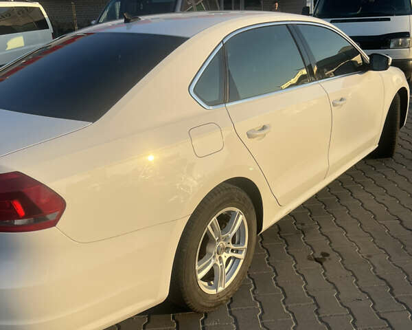 Белый Фольксваген Пассат, объемом двигателя 1.8 л и пробегом 132 тыс. км за 13000 $, фото 2 на Automoto.ua