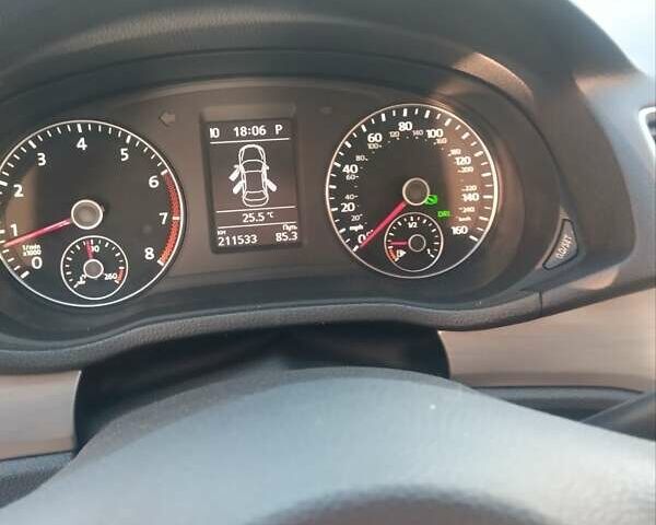 Белый Фольксваген Пассат, объемом двигателя 1.8 л и пробегом 212 тыс. км за 11000 $, фото 2 на Automoto.ua