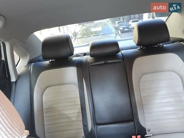 Белый Фольксваген Пассат, объемом двигателя 1.8 л и пробегом 193 тыс. км за 11200 $, фото 12 на Automoto.ua