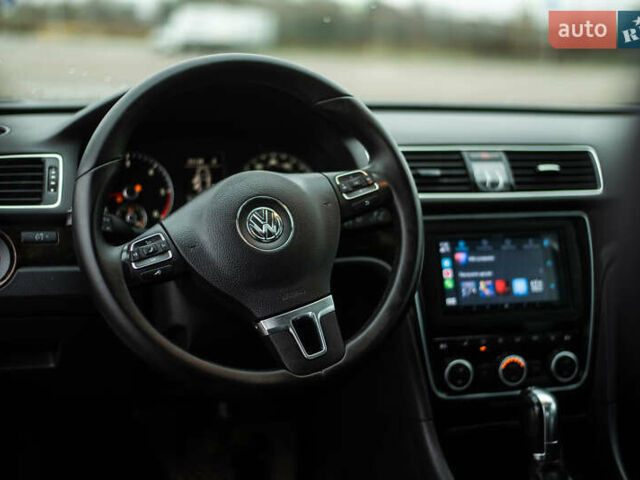 Білий Фольксваген Пассат, об'ємом двигуна 2 л та пробігом 205 тис. км за 12999 $, фото 11 на Automoto.ua