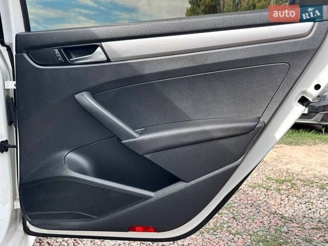 Белый Фольксваген Пассат, объемом двигателя 1.8 л и пробегом 212 тыс. км за 9700 $, фото 23 на Automoto.ua