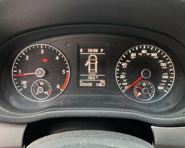 Белый Фольксваген Пассат, объемом двигателя 2 л и пробегом 235 тыс. км за 11500 $, фото 2 на Automoto.ua