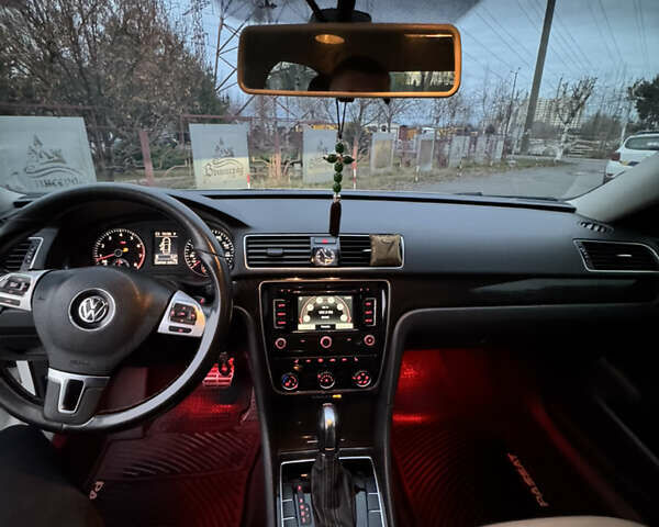 Білий Фольксваген Пассат, об'ємом двигуна 1.8 л та пробігом 221 тис. км за 11000 $, фото 24 на Automoto.ua