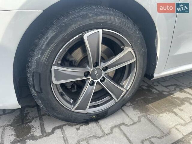 Белый Фольксваген Пассат, объемом двигателя 1.8 л и пробегом 223 тыс. км за 9500 $, фото 18 на Automoto.ua
