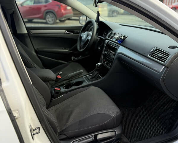 Білий Фольксваген Пассат, об'ємом двигуна 1.8 л та пробігом 182 тис. км за 8899 $, фото 15 на Automoto.ua