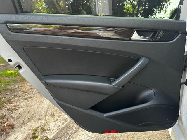 Белый Фольксваген Пассат, объемом двигателя 1.8 л и пробегом 174 тыс. км за 11890 $, фото 21 на Automoto.ua