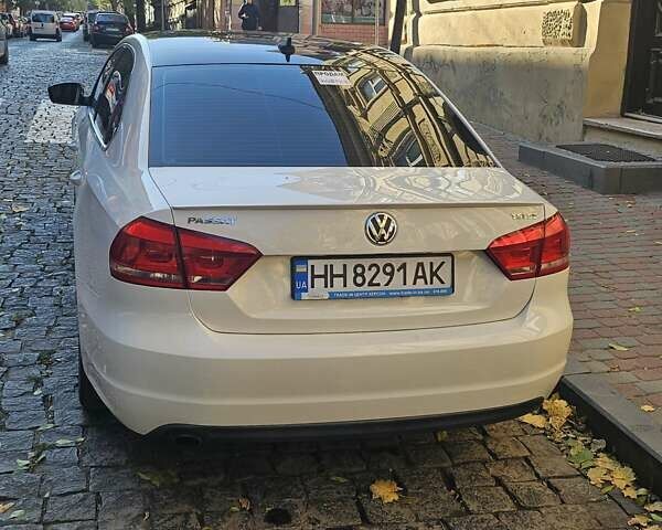 Белый Фольксваген Пассат, объемом двигателя 1.8 л и пробегом 193 тыс. км за 11200 $, фото 6 на Automoto.ua
