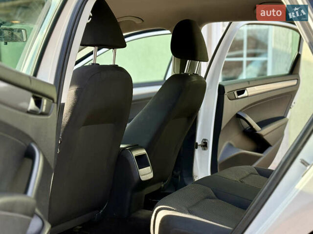 Білий Фольксваген Пассат, об'ємом двигуна 1.8 л та пробігом 207 тис. км за 8390 $, фото 10 на Automoto.ua