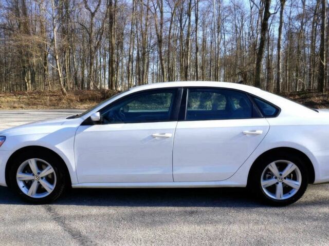 Білий Фольксваген Пассат, об'ємом двигуна 1.8 л та пробігом 82 тис. км за 8300 $, фото 2 на Automoto.ua