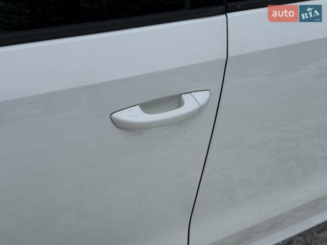 Белый Фольксваген Пассат, объемом двигателя 1.8 л и пробегом 231 тыс. км за 8499 $, фото 23 на Automoto.ua