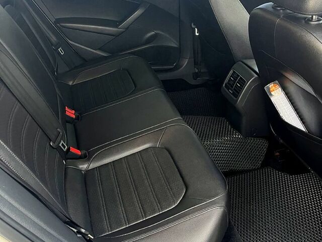 Білий Фольксваген Пассат, об'ємом двигуна 1.8 л та пробігом 174 тис. км за 10000 $, фото 9 на Automoto.ua