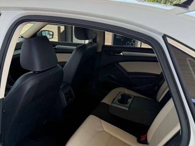 Белый Фольксваген Пассат, объемом двигателя 1.8 л и пробегом 210 тыс. км за 10999 $, фото 19 на Automoto.ua