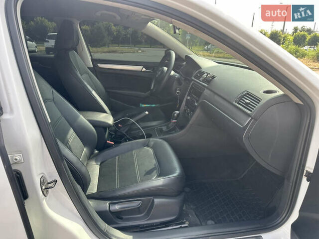 Білий Фольксваген Пассат, об'ємом двигуна 1.8 л та пробігом 161 тис. км за 9800 $, фото 7 на Automoto.ua