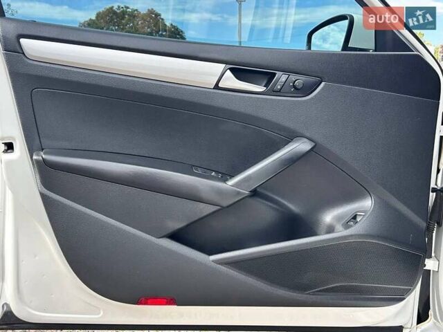 Белый Фольксваген Пассат, объемом двигателя 1.8 л и пробегом 212 тыс. км за 9700 $, фото 11 на Automoto.ua