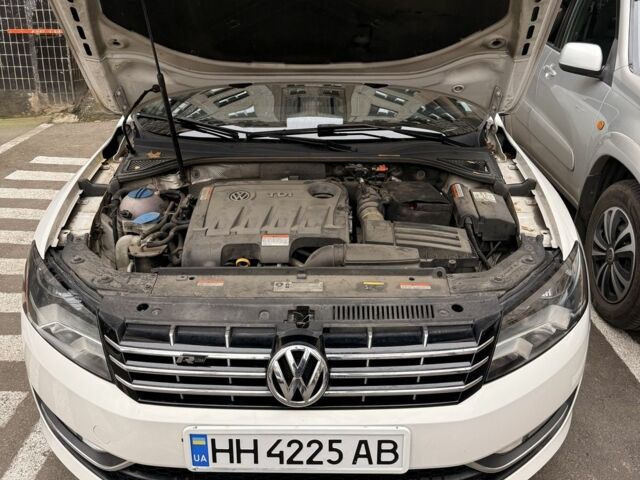 Белый Фольксваген Пассат, объемом двигателя 2 л и пробегом 168 тыс. км за 13000 $, фото 5 на Automoto.ua
