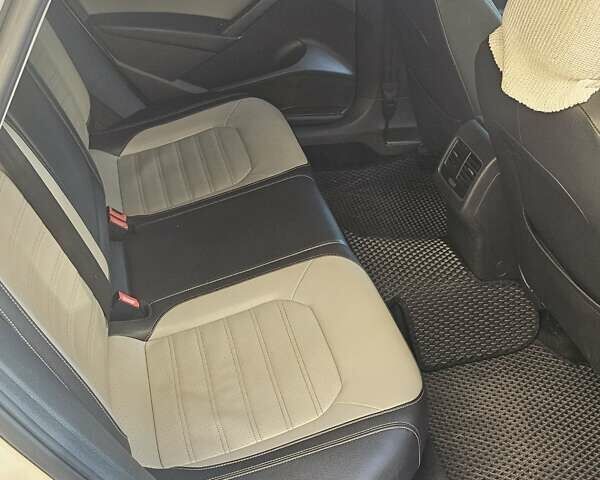 Белый Фольксваген Пассат, объемом двигателя 1.8 л и пробегом 193 тыс. км за 11200 $, фото 16 на Automoto.ua