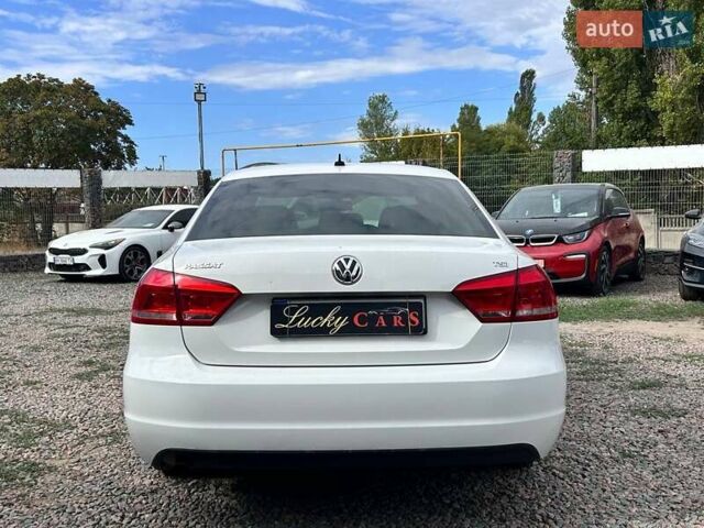 Белый Фольксваген Пассат, объемом двигателя 1.8 л и пробегом 212 тыс. км за 9700 $, фото 5 на Automoto.ua