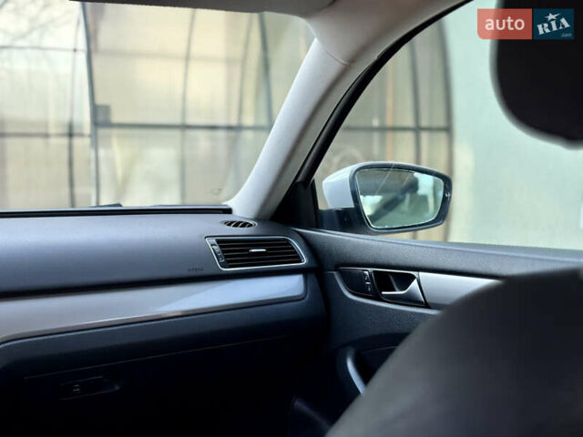 Білий Фольксваген Пассат, об'ємом двигуна 1.8 л та пробігом 207 тис. км за 8390 $, фото 25 на Automoto.ua