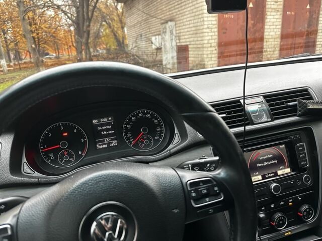 Белый Фольксваген Пассат, объемом двигателя 2 л и пробегом 239 тыс. км за 12300 $, фото 16 на Automoto.ua