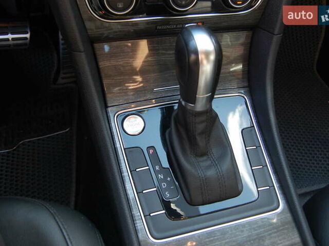 Белый Фольксваген Пассат, объемом двигателя 1.8 л и пробегом 123 тыс. км за 16000 $, фото 126 на Automoto.ua