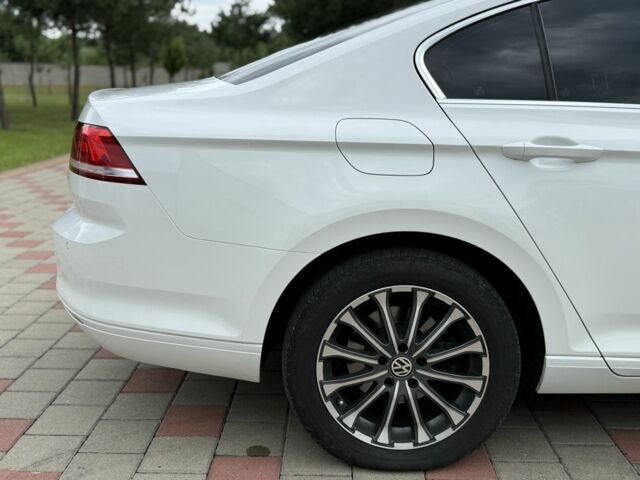 Белый Фольксваген Пассат, объемом двигателя 0 л и пробегом 173 тыс. км за 17999 $, фото 7 на Automoto.ua