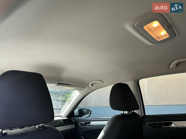 Белый Фольксваген Пассат, объемом двигателя 1.8 л и пробегом 165 тыс. км за 12800 $, фото 9 на Automoto.ua