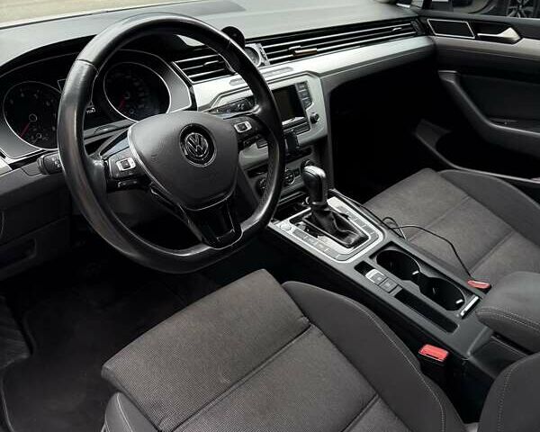 Белый Фольксваген Пассат, объемом двигателя 1.8 л и пробегом 142 тыс. км за 16690 $, фото 21 на Automoto.ua