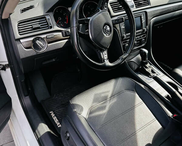 Белый Фольксваген Пассат, объемом двигателя 1.8 л и пробегом 161 тыс. км за 13300 $, фото 5 на Automoto.ua