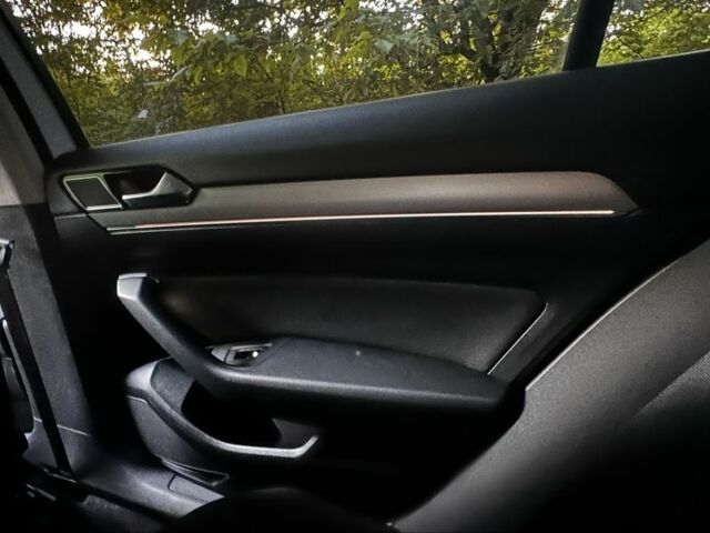 Белый Фольксваген Пассат, объемом двигателя 0 л и пробегом 173 тыс. км за 17999 $, фото 22 на Automoto.ua