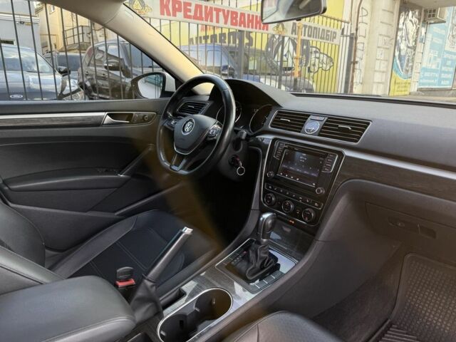 Белый Фольксваген Пассат, объемом двигателя 1.8 л и пробегом 204 тыс. км за 11700 $, фото 18 на Automoto.ua