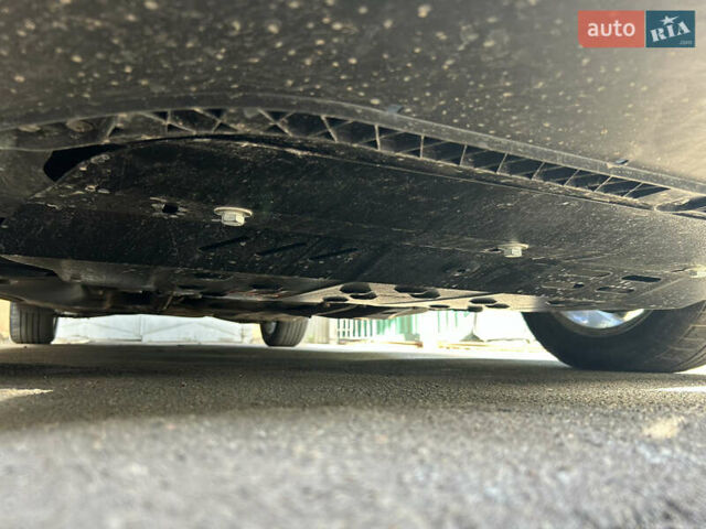 Белый Фольксваген Пассат, объемом двигателя 1.8 л и пробегом 165 тыс. км за 12800 $, фото 21 на Automoto.ua