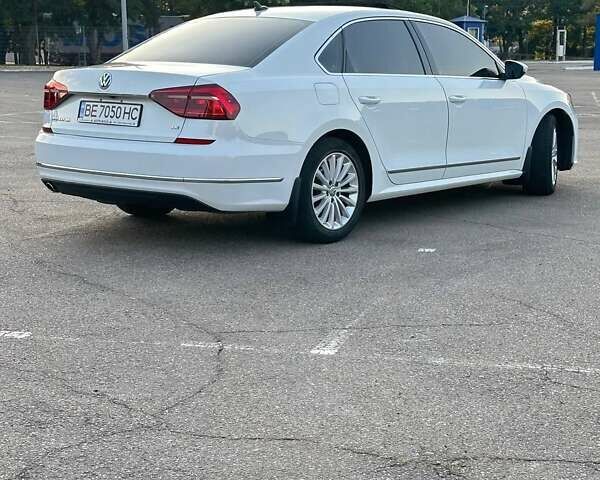 Білий Фольксваген Пассат, об'ємом двигуна 1.8 л та пробігом 204 тис. км за 11000 $, фото 6 на Automoto.ua