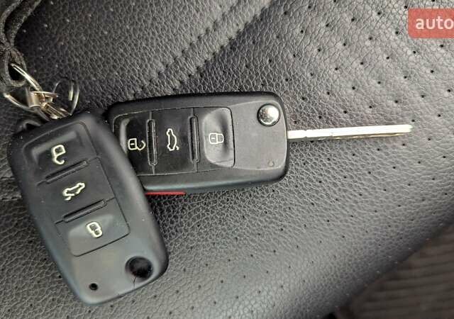 Белый Фольксваген Пассат, объемом двигателя 1.8 л и пробегом 182 тыс. км за 11350 $, фото 12 на Automoto.ua