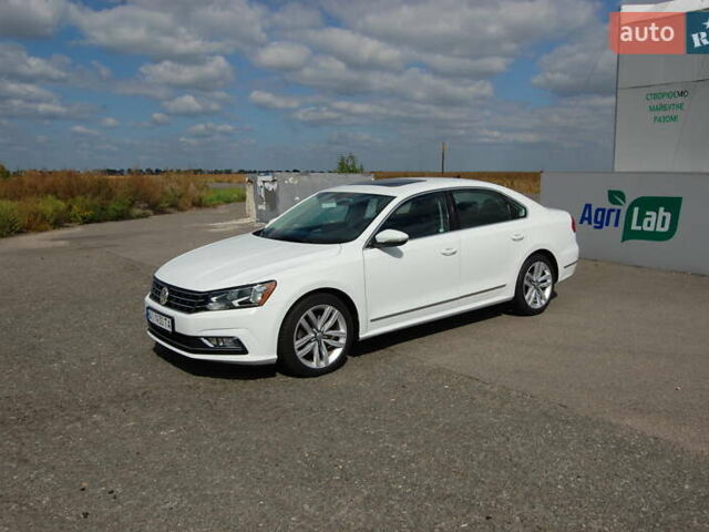 Белый Фольксваген Пассат, объемом двигателя 1.8 л и пробегом 123 тыс. км за 16000 $, фото 20 на Automoto.ua