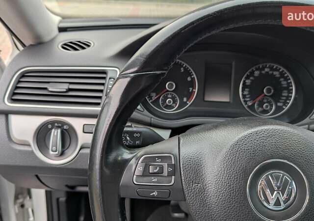 Белый Фольксваген Пассат, объемом двигателя 1.8 л и пробегом 182 тыс. км за 11350 $, фото 13 на Automoto.ua