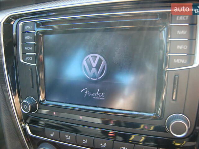 Белый Фольксваген Пассат, объемом двигателя 1.8 л и пробегом 123 тыс. км за 16000 $, фото 113 на Automoto.ua