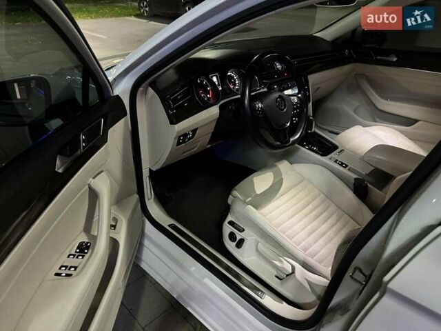 Белый Фольксваген Пассат, объемом двигателя 1.97 л и пробегом 261 тыс. км за 16600 $, фото 13 на Automoto.ua